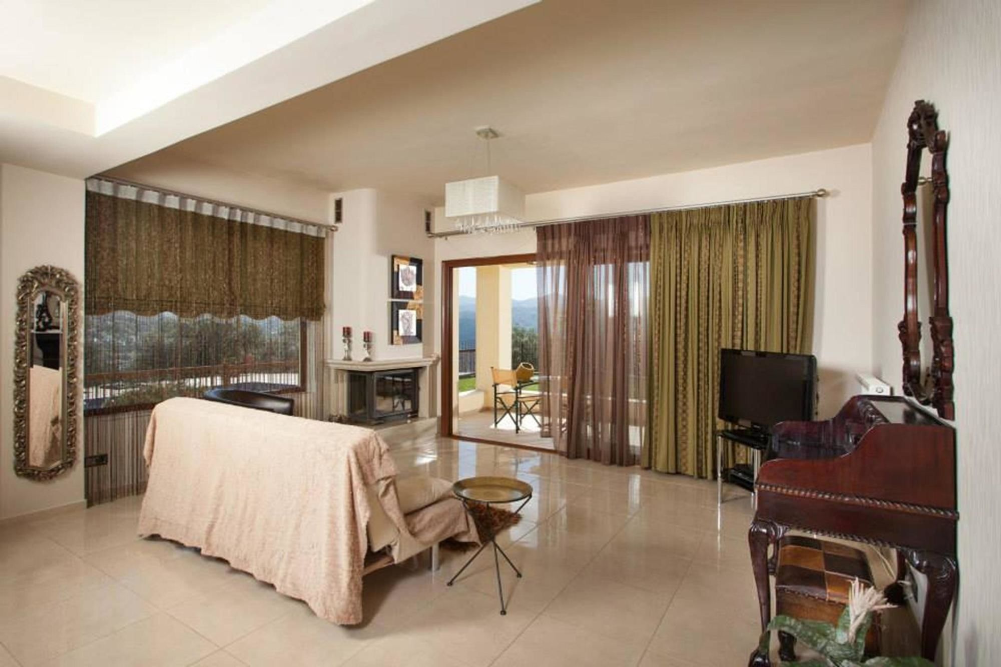 Louloudis Villa Spílion 外观 照片